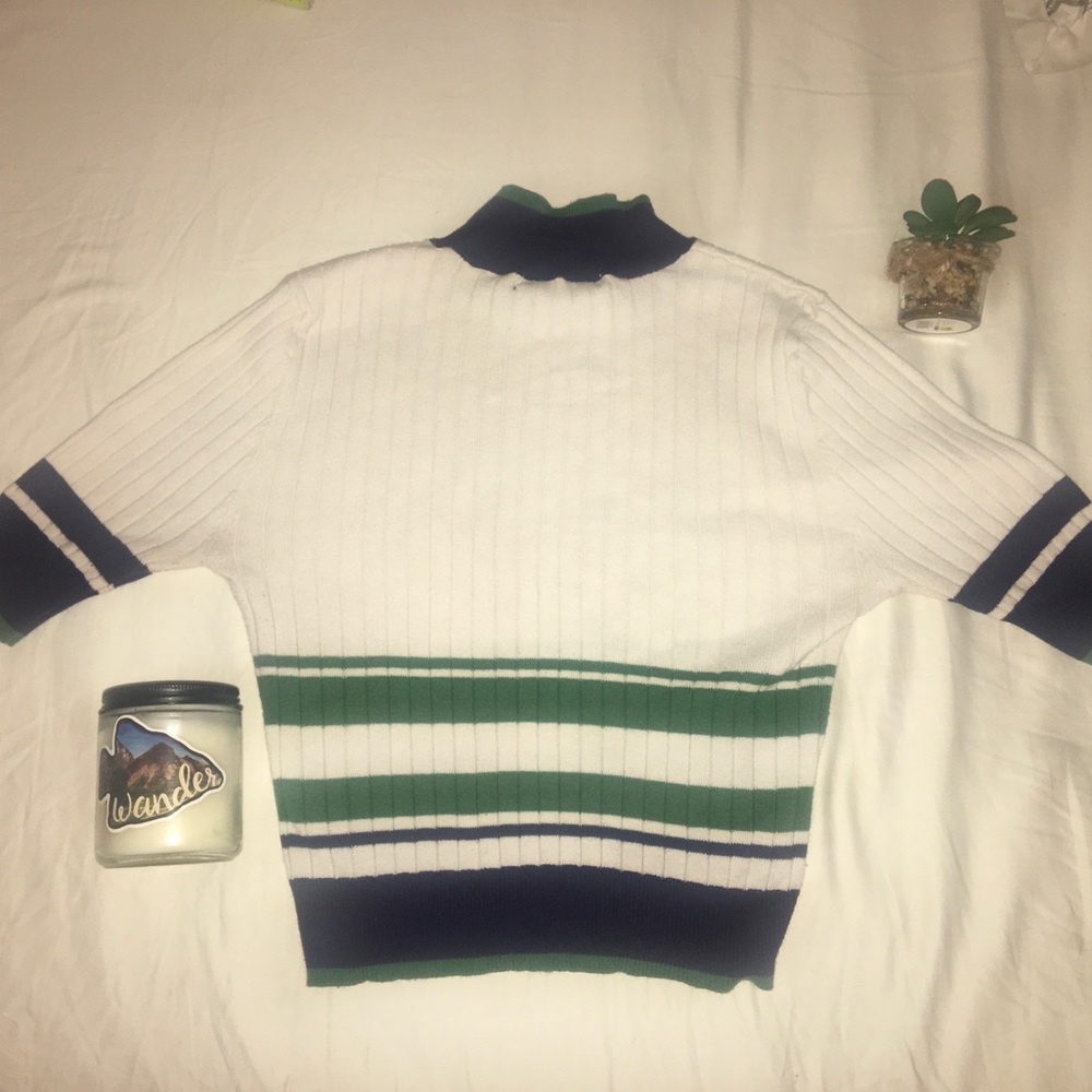 Ivory pullover sweater || mid-neck shirt